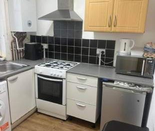 1 bedroom property to rent in Worcester Park - Photo 1