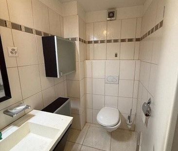 Charmante Wohnung mit schönem gedecktem Sitzplatz + grossem Garten - Photo 3