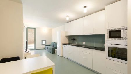 2-bedroom apartment for rent in Sants, all bills included - Photo 4
