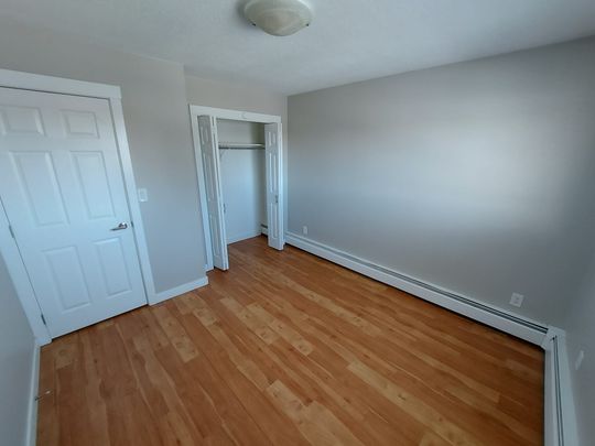 2 bed 1 bath with a Dishwasher! - Photo 1