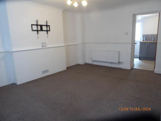 2 bedroom end of terrace house to rent - Photo 1