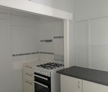 One Bedroom Unit walking distance to the City! - Photo 6