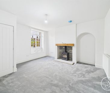 The Avenue, Harewood, Leeds LS17 - Photo 2