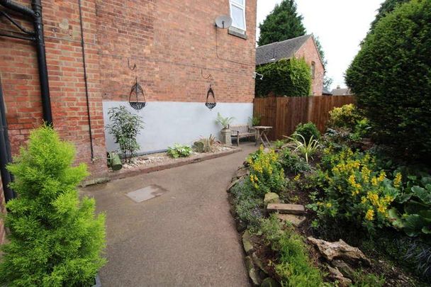 Ashby Road, Staffordshire, Burton Upon Trent, DE15 - Photo 1