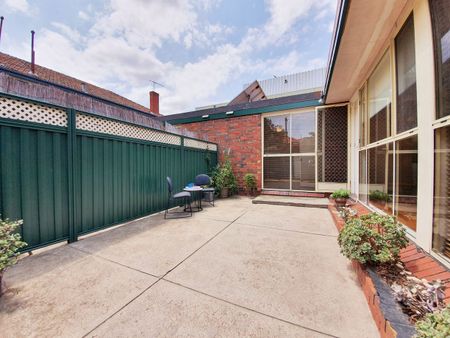 3/12 Scott Street, Elwood, VIC 3184 - Photo 4