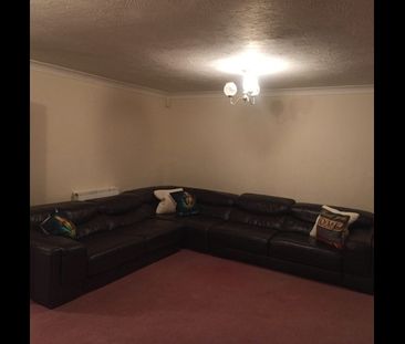 Room in a Shared House, Heathhurst Road South, CR2 - Photo 2