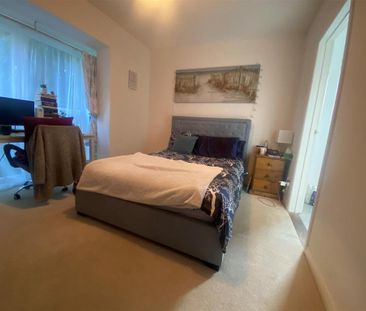 1 bedroom in a house share to rent - Photo 3