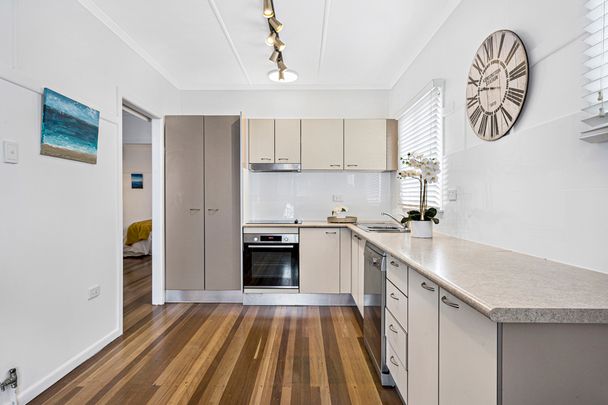 4 Higlett Street, Scarborough QLD 4020 - House For Rent | Domain - Photo 1