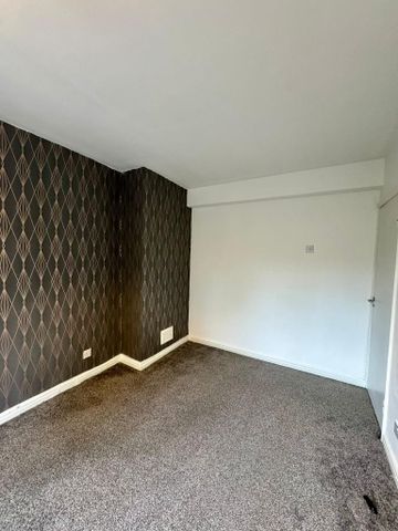 4 bedroom terraced house to rent - Photo 3