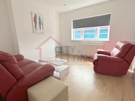2 bedroom flat to rent - Photo 2