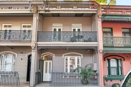 Furnished Executive Rental - Three Bedroom with Separate Study + Parking - Photo 4