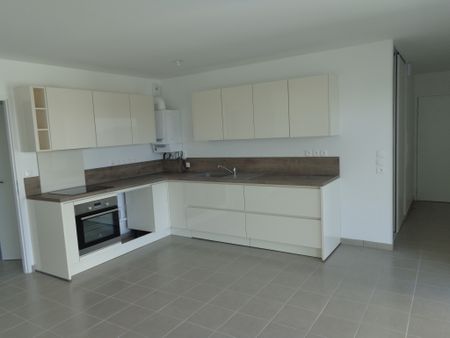 Location Appartement 3 pièces 63m² REIMS 51100 - Photo 3