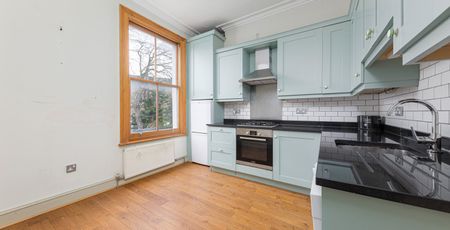Lovely upper maisonette within an attractive period building located in the East Canonbury conservation area. - Photo 3