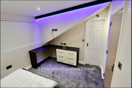 2 Bedroom Apartments in Leeds - Photo 5