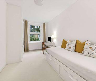 Spacious two bedroom apartment set within a portered block in St Jo... - Photo 4