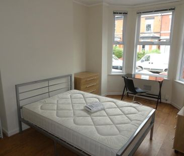 6 bedroom terraced house to rent - Photo 2