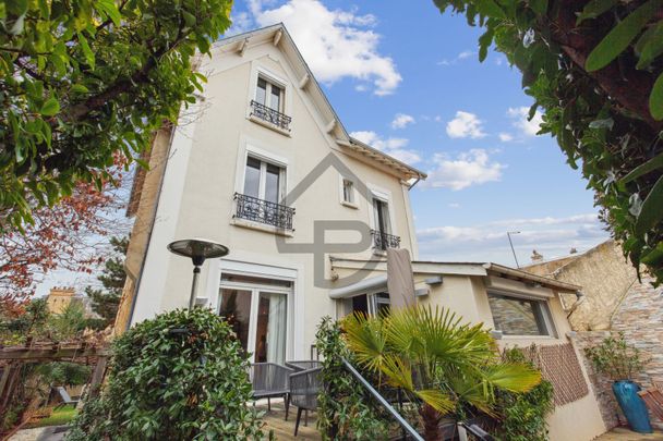 MAGNIFIQUE MAISON AU COEUR DES VALLEES - Photo 1