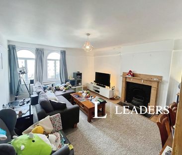 3 bedroom apartment to rent Palmeira Square, Hove, East Sussex, BN3 - Photo 2