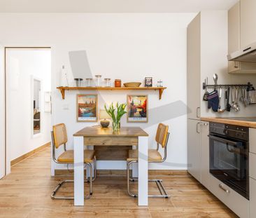 Best Single Living - Photo 1