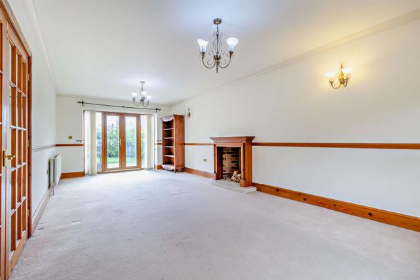 4 Bedroom Detached House for rent in Moss Road, Moss, Doncaster - Photo 1