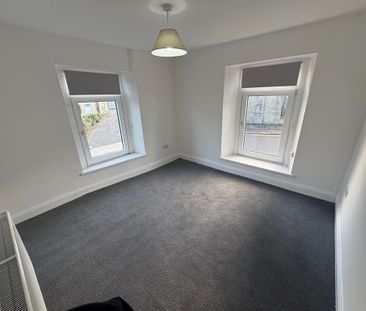 First Floor Flat, Woodfield Street, Morriston, SA6 8BW - Photo 2