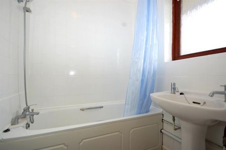 1 bedroom Flat To Let - Photo 5