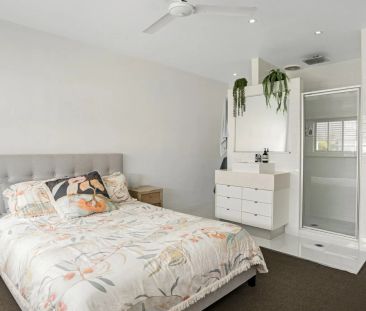 34 South Bay Drive, Varsity Lakes QLD 4227 - House For Rent | Domain - Photo 3