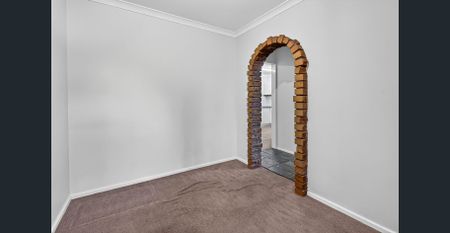 Neat & Spacious 3x1 Family Home in Gosnells - Photo 5