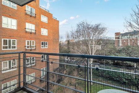 Seven Kings Way, Kingston Upon Thames, Surrey, KT2 - Photo 2