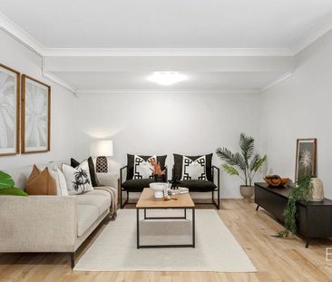 Spacious, family home, flooded with natural light! - Photo 1