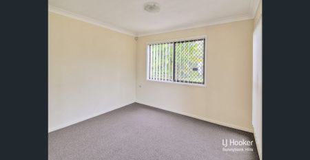 LOWSET BRICK HOME WALKING DISTANCE TO SUNNYBANK HILLS SHOPPINGTOWN! - Photo 5