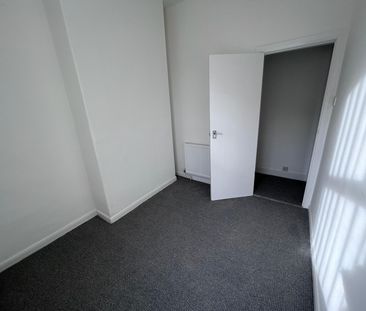 22 Eastfield Lane, Castleford, WF10 4LD - Photo 1