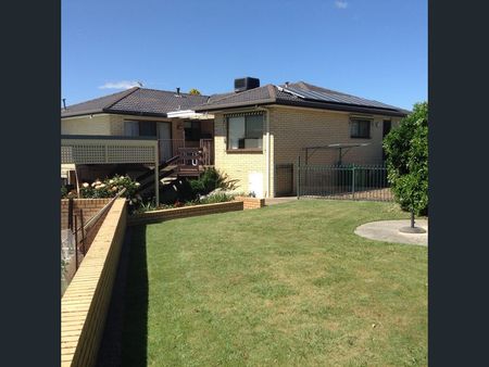 2 Prunis Court, Wodonga - Photo 5