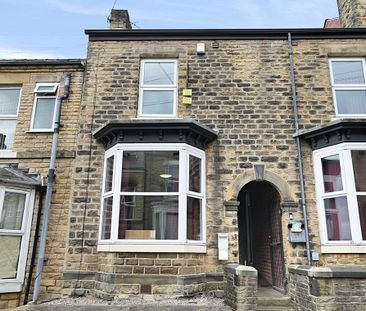 Spacious 4 bed property close to University of Sheffield - Photo 3