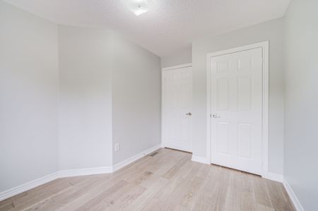 For Lease - 56 North Lake Road Unit# #22, Richmond Hill, Ontario - Photo 4