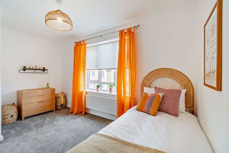 Earsham Grove Great Haddon, Peterborough - Photo 3