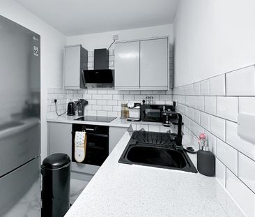 1 Bed Flat, Great Western Street, M14 - Photo 1