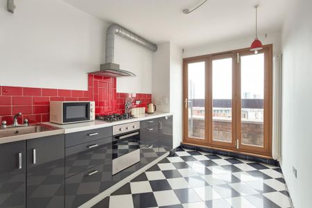 2 bedroom flat to rent - Photo 2