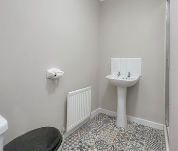 8 Chichester Avenue, Belfast, BT15 5EH - Photo 4
