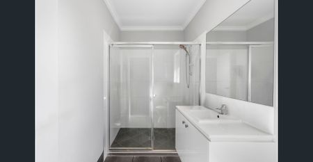 Hamptons-Style Luxury Living – Modern, Low-Maintenance & Ready to Rent - Photo 4