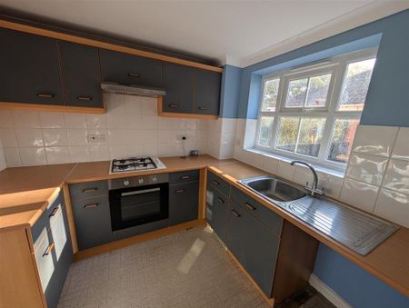 2 bedroom semi-detached house to rent - Photo 5