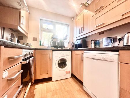 Ross Road, Twickenham, TW2 6JR - Photo 5