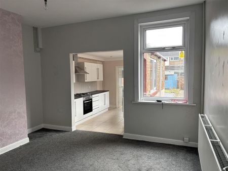 2 bedroom terraced house to rent - Photo 2