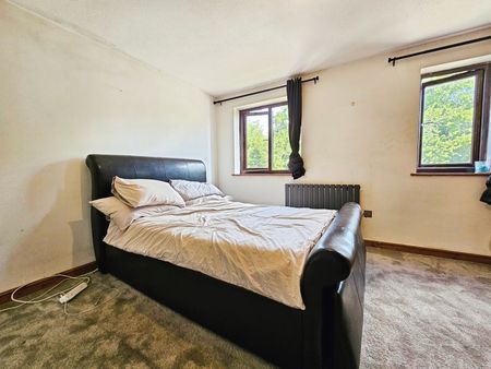 Shortwood Common, Staines-upon-Thames, Surrey, TW18 4NS - Photo 5