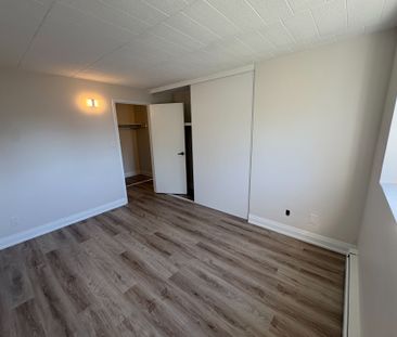 For Lease - 4422 Huron Street Unit# 406, Niagara Falls, Ontario - Photo 3