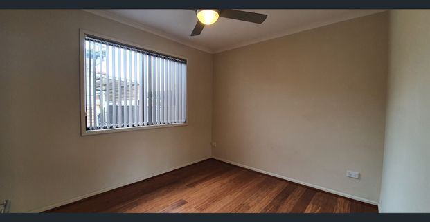 Spacious 3 Bedroom Granny Flat in Seven Hills !!! - Photo 1