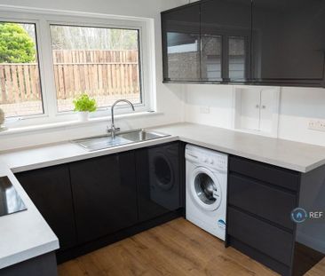 3 bedroom semi-detached house to rent - Photo 6