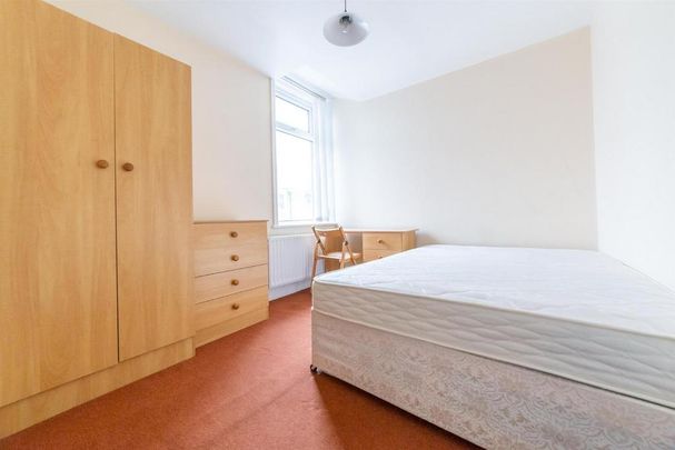 5 bedroom maisonette to rent - Photo 1