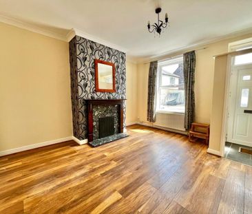 2 bedroom maisonette to rent - Photo 2