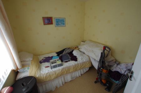 3 bedroom semi-detached house to rent - Photo 4
